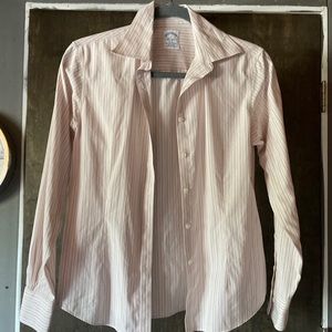 Brooks brothers blouse sz 2 in shades of pink